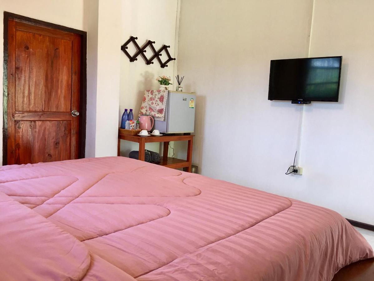Bed and breakfast Nan Waterside Hong Bon Nern Extérieur photo