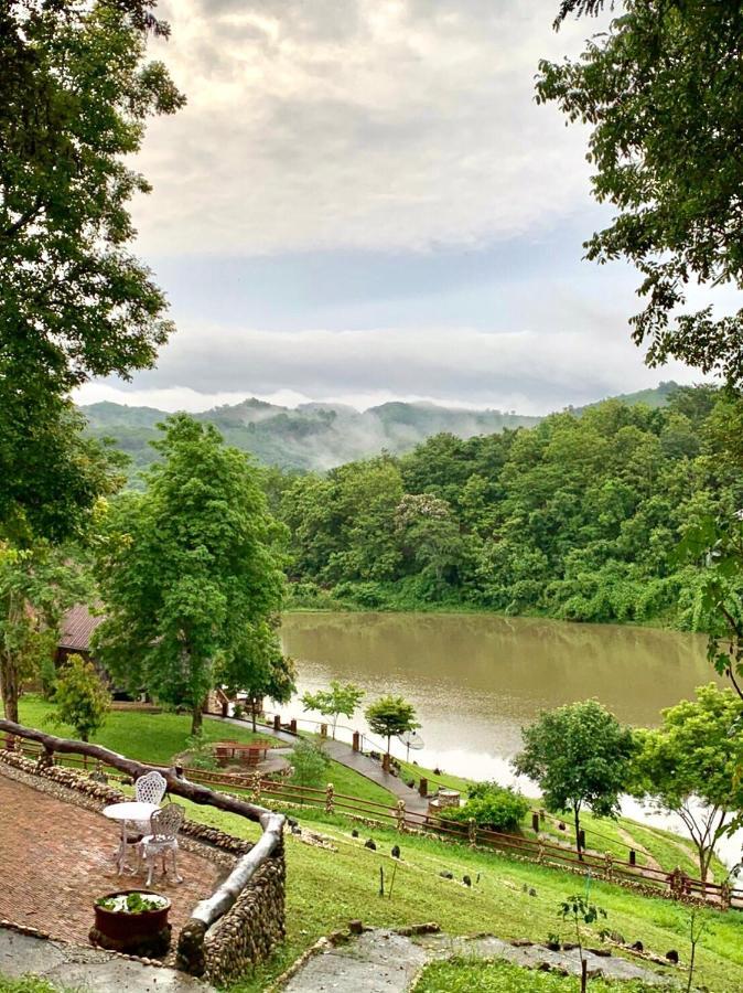 Bed and breakfast Nan Waterside Hong Bon Nern Extérieur photo
