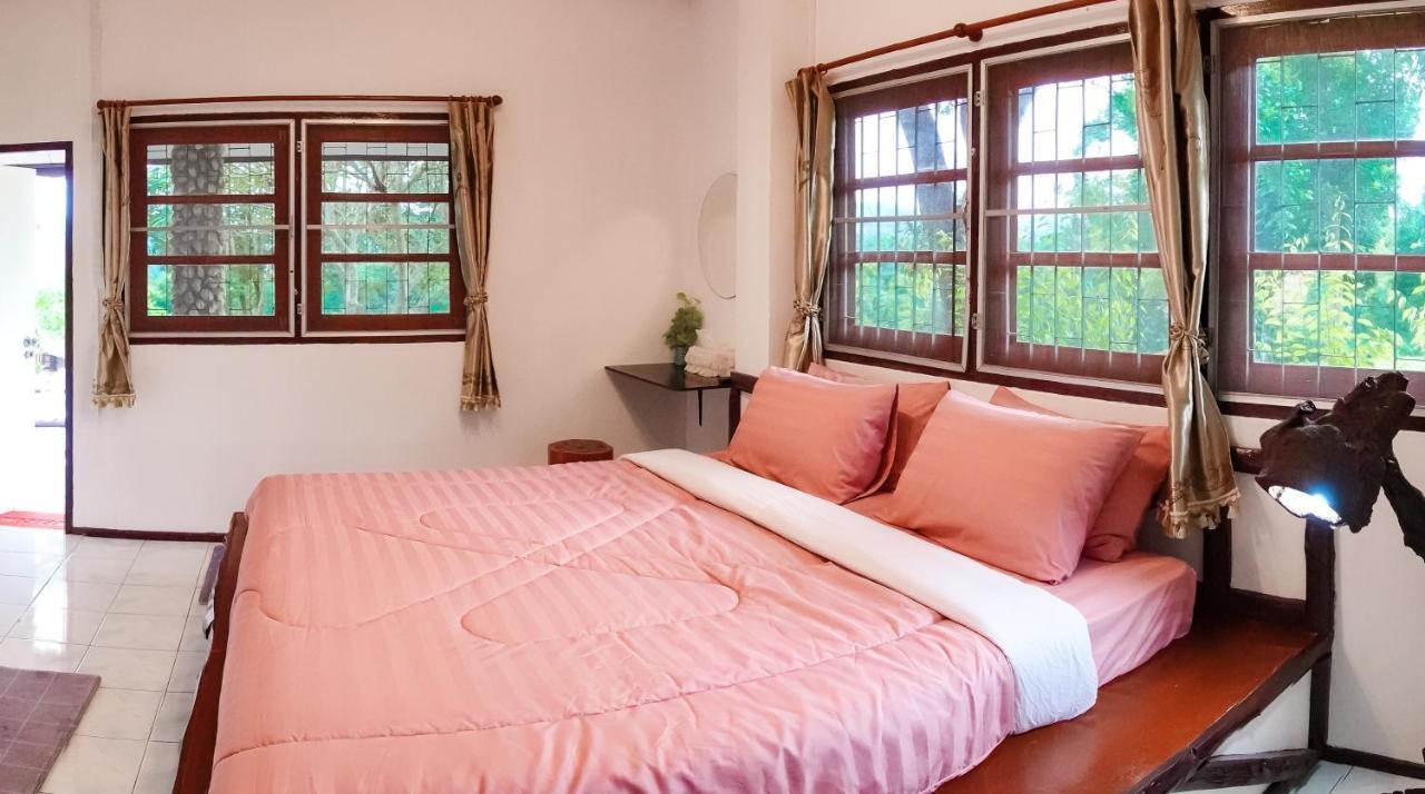 Bed and breakfast Nan Waterside Hong Bon Nern Extérieur photo