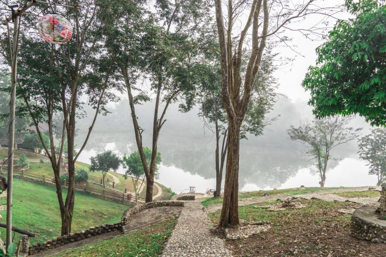 Bed and breakfast Nan Waterside Hong Bon Nern Extérieur photo