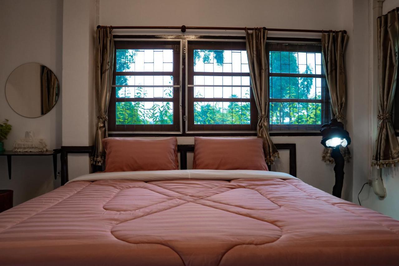 Bed and breakfast Nan Waterside Hong Bon Nern Extérieur photo